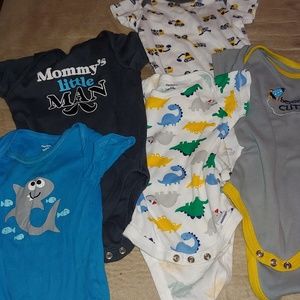 5 baby boy onesies (6/9M)